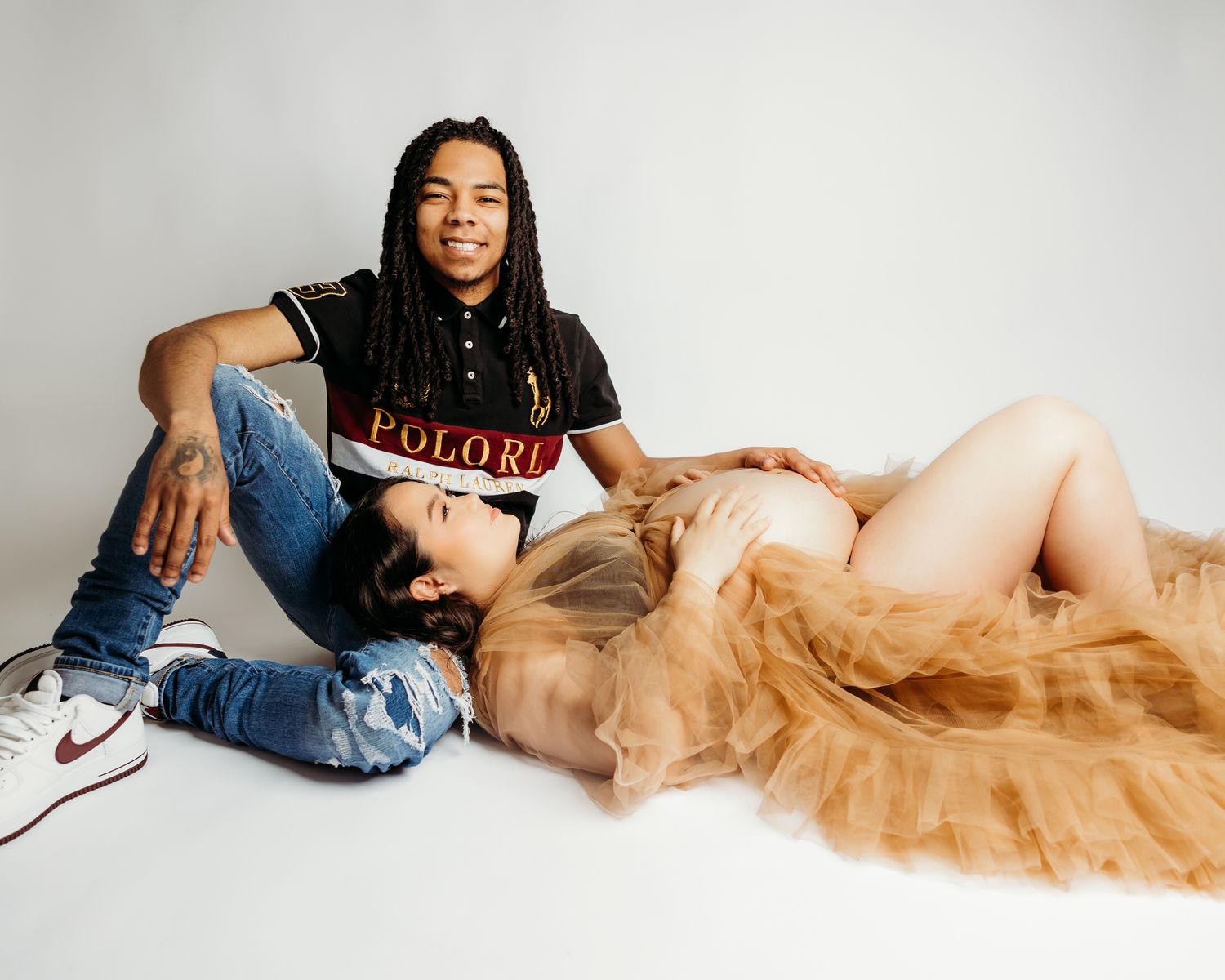 Maternity photography session by GEarlePhotography