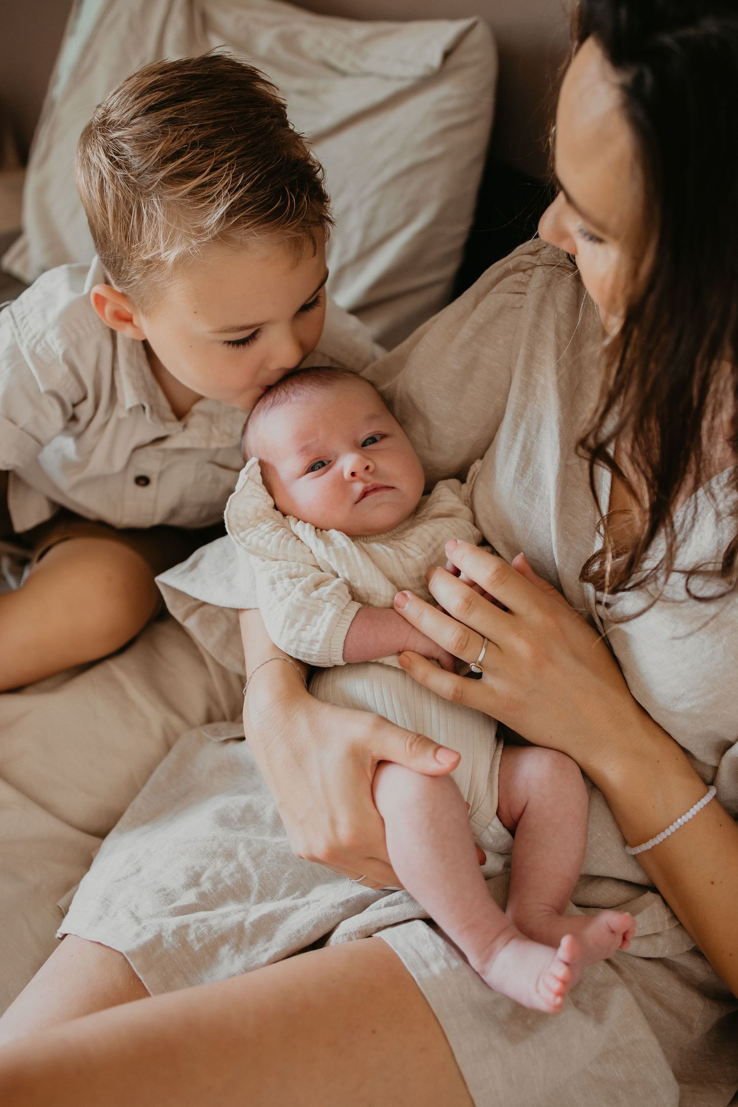 Newborn met gezin
