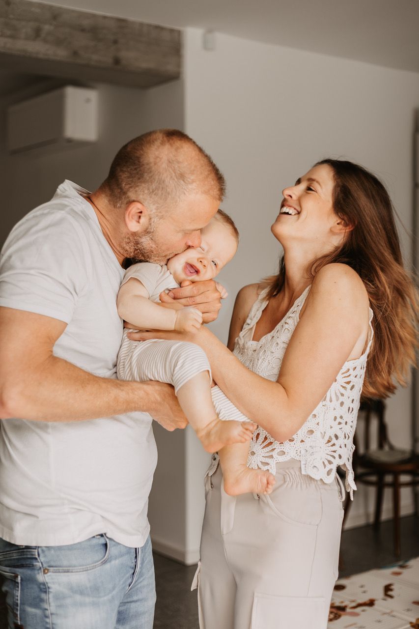 őszinte pillanatok lifestyle fotózás - családi fotózás 74