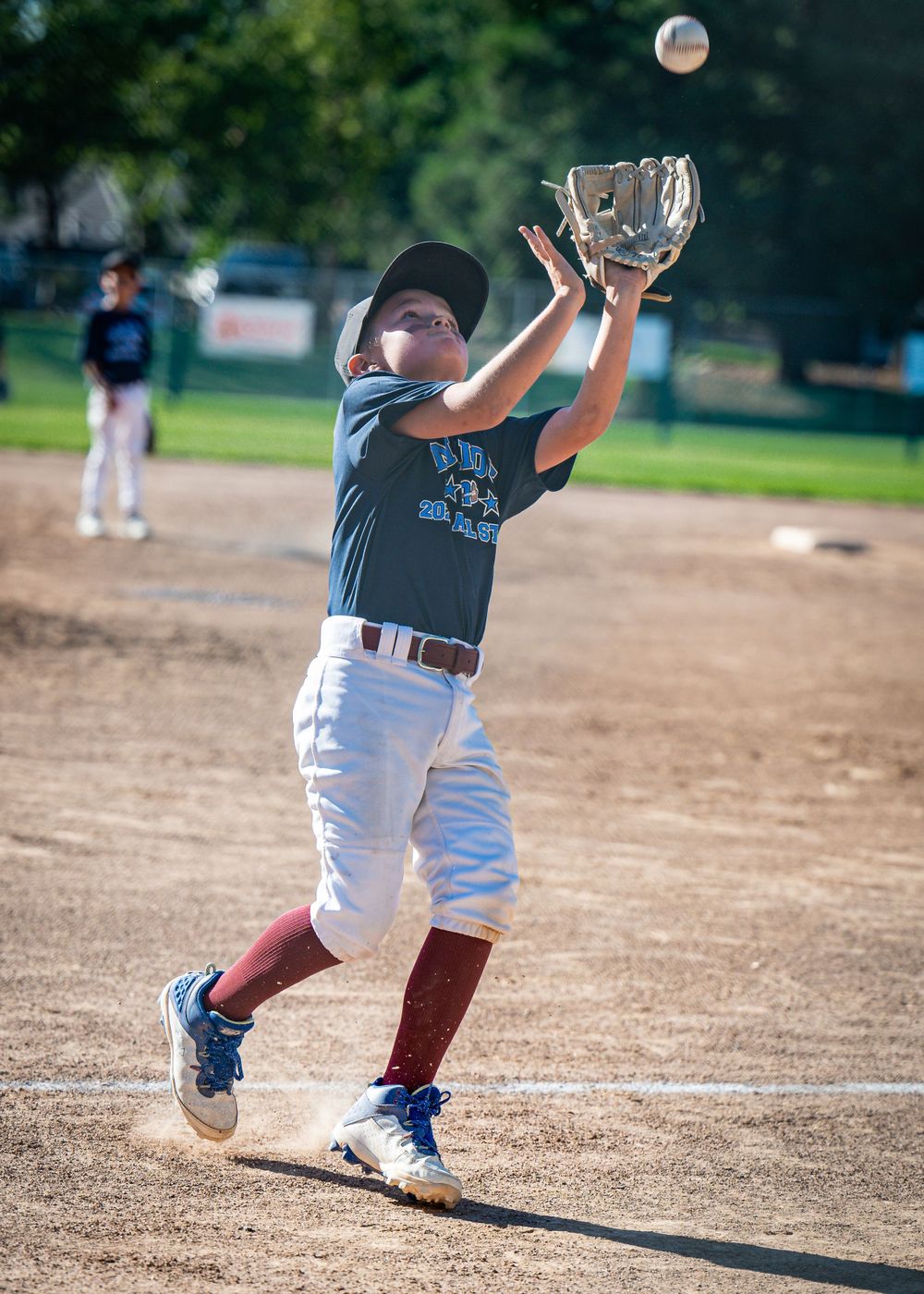 Baseball player making a catch.