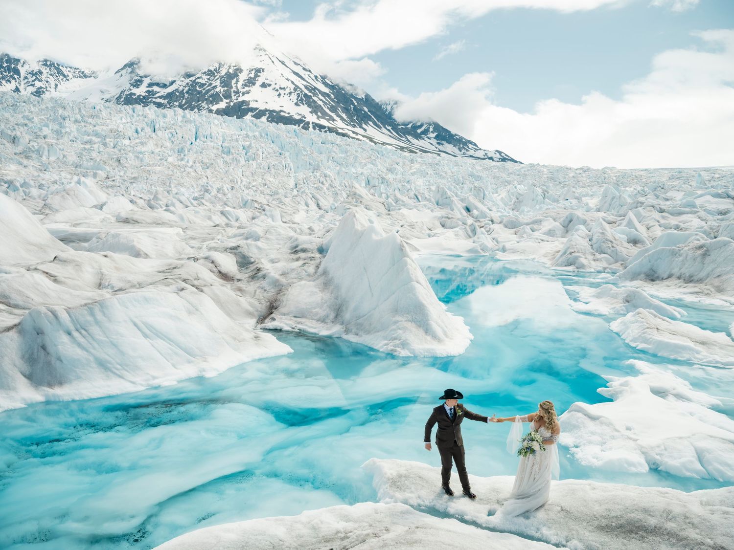 Alaska Elopement Photography
Alaska Elopements