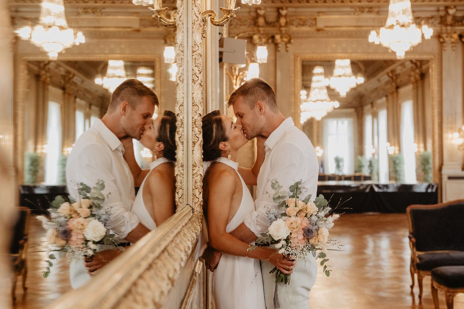 couple qui s'embrasse dans la mairie de rennes