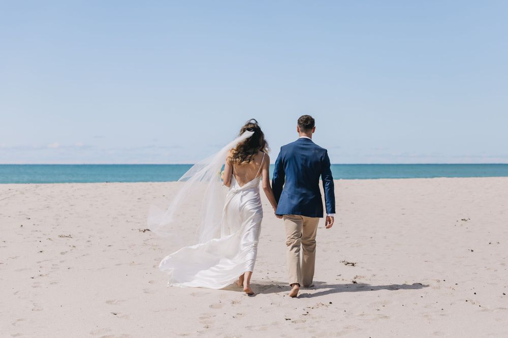 Alex and Vance pauanui beach wedding
