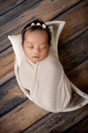 Newborn baby girl - NJ photography studio who specialized in Newborn Photography offering in Sussex County, NJ and Morris County NJ