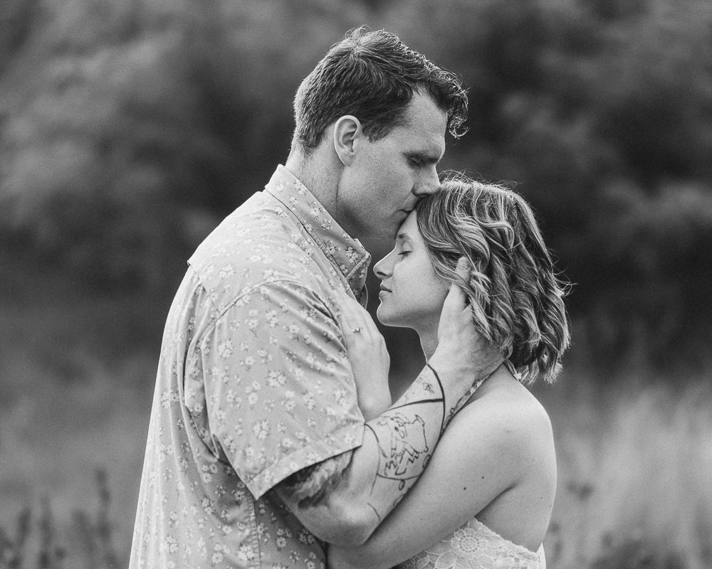 fort-wayne-indiana-wedding-engagement-photographer-photography-outdoor-session-portraits-park-auburn-warsaw-bluffton-decatur-marion-kokomo-m