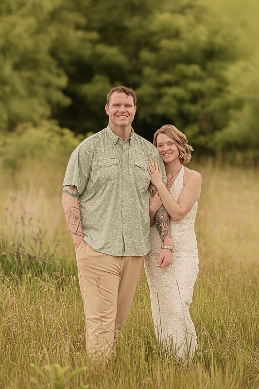 fort-wayne-indiana-wedding-engagement-photographer-photography-outdoor-session-portraits-park-auburn-warsaw-bluffton-decatur-marion-kokomo-m