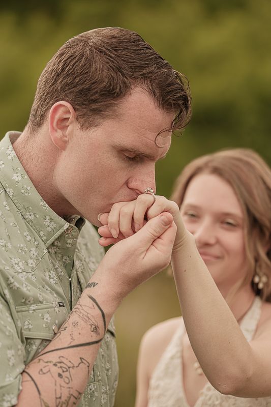 fort-wayne-indiana-wedding-engagement-photographer-photography-outdoor-session-portraits-park-auburn-warsaw-bluffton-decatur-marion-kokomo-m