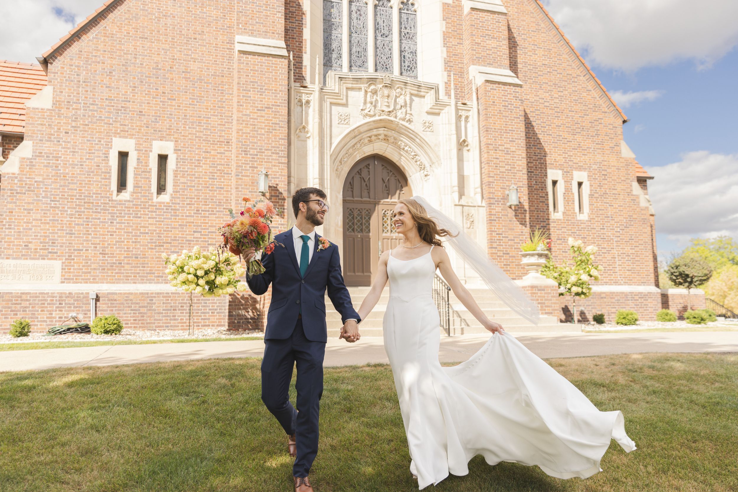 Iowa wedding Catholic church photography with posing ideas for couple portraits