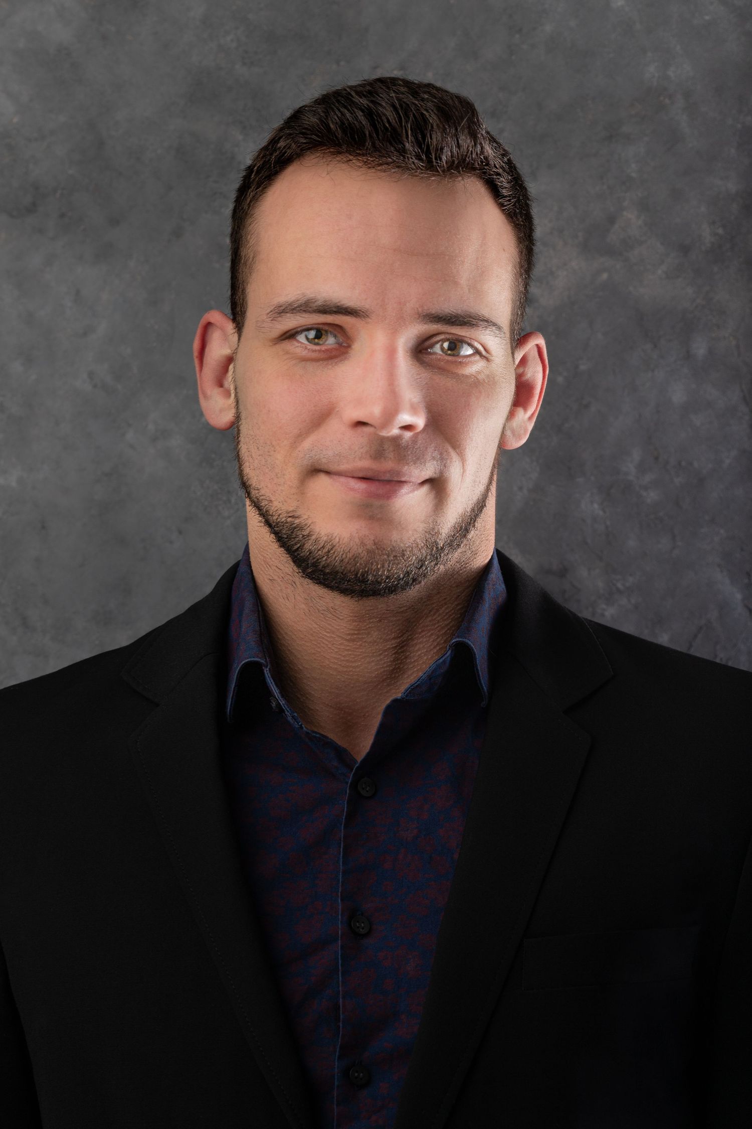 Balazs Portrait Session - Photo by © Reka Peurala Three Pod Studio