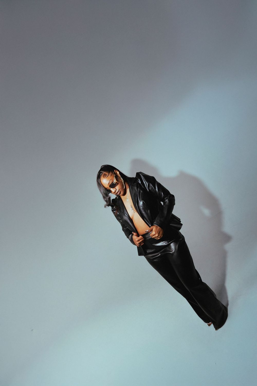 Birthday photoshoot at Hendo Photography Studios in San Diego - by Darius Boamah