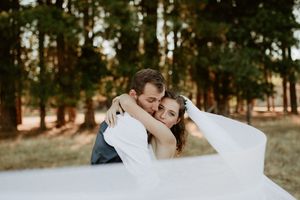 an oregon coast wedding photographer specializing in elopements and intimate weddings for adventurous, emotive couples