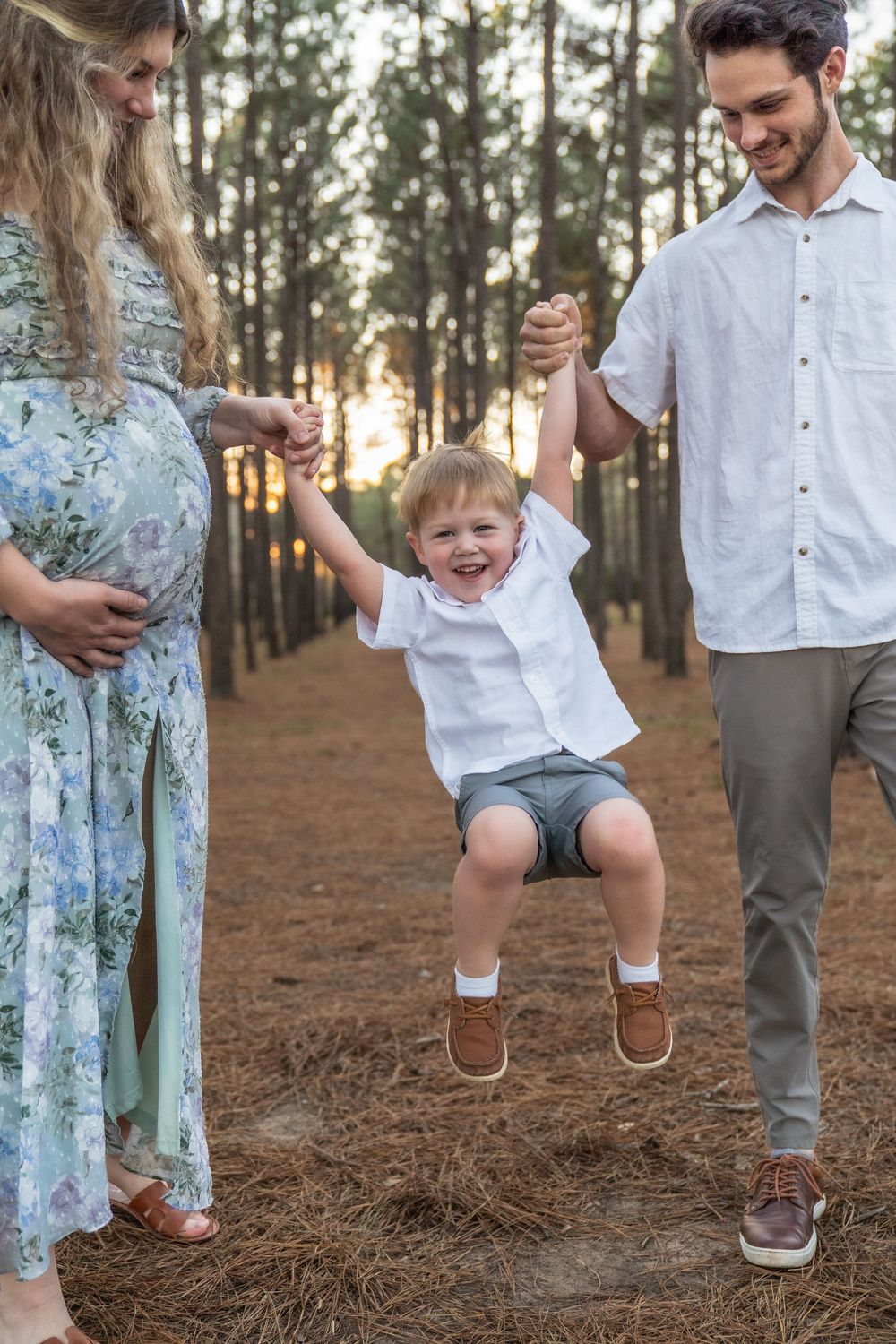 Maternity Family Photo Session by Conroe Photographer and Houston Photographer, Maternity Session in WG State Jones Forest in Conroe