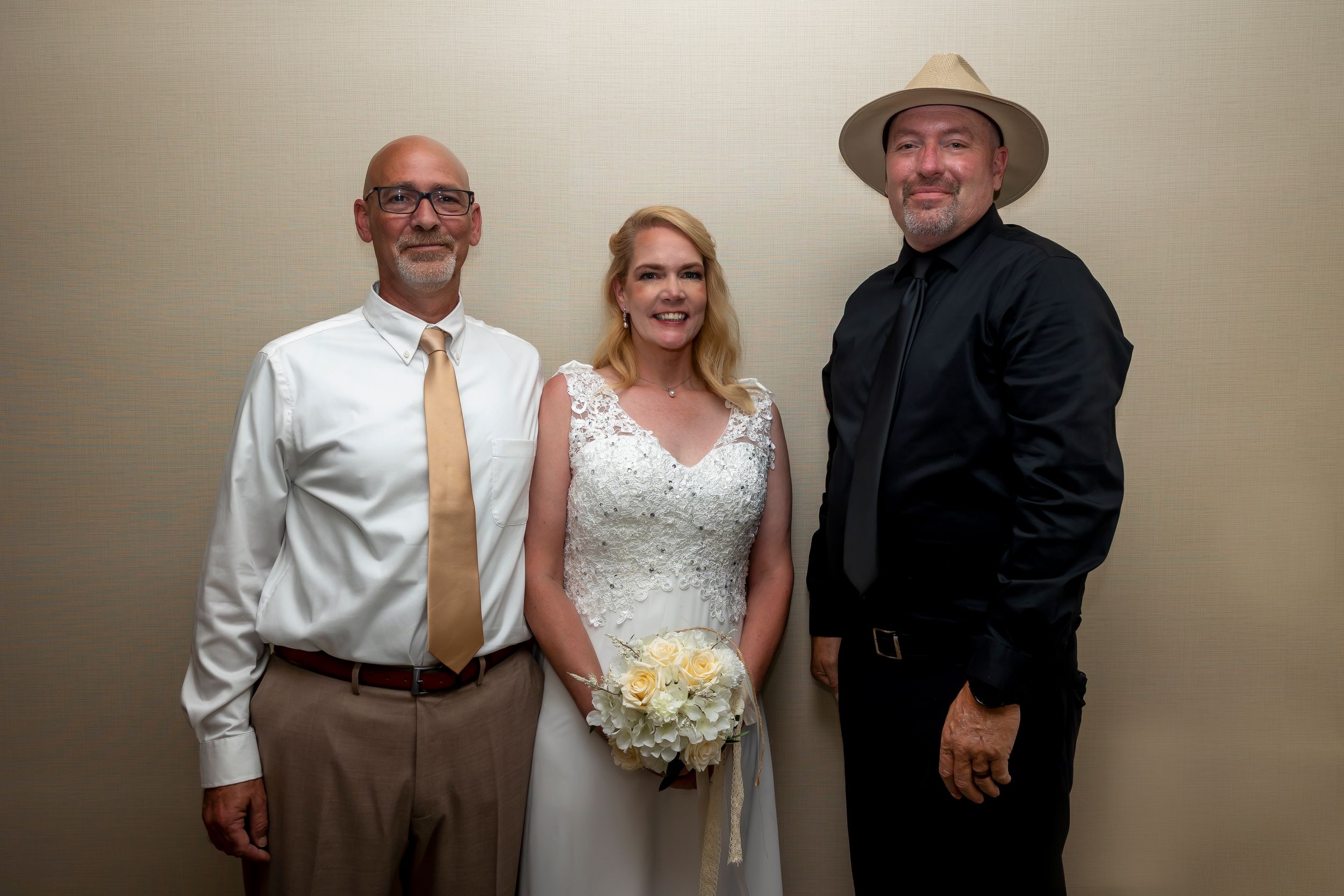Idaho officiant Elopement officiant with elopement couple