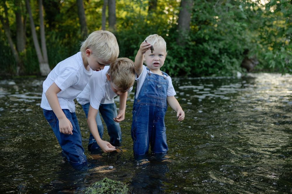Kendall Kuss Photography Waukesha County family photographer. Family lifestyle photos in Sullivan Wi