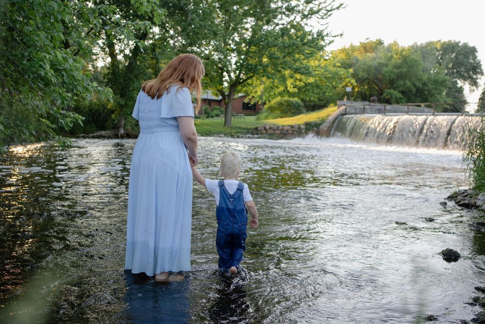 Kendall Kuss Photography Waukesha County family photographer. Family lifestyle photos in Sullivan Wi