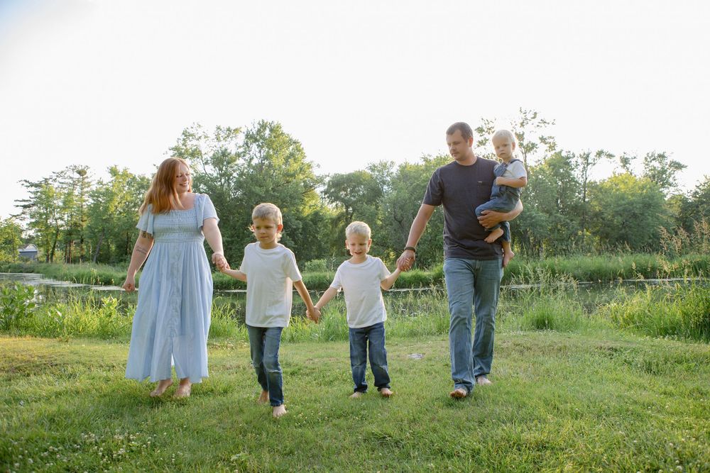 Kendall Kuss Photography Waukesha County family photographer. Family lifestyle photos in Sullivan Wi