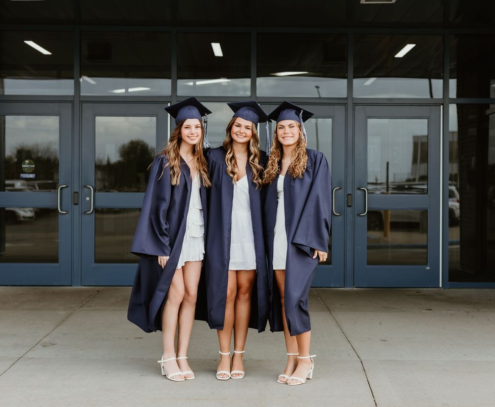 best friends graduation photos
