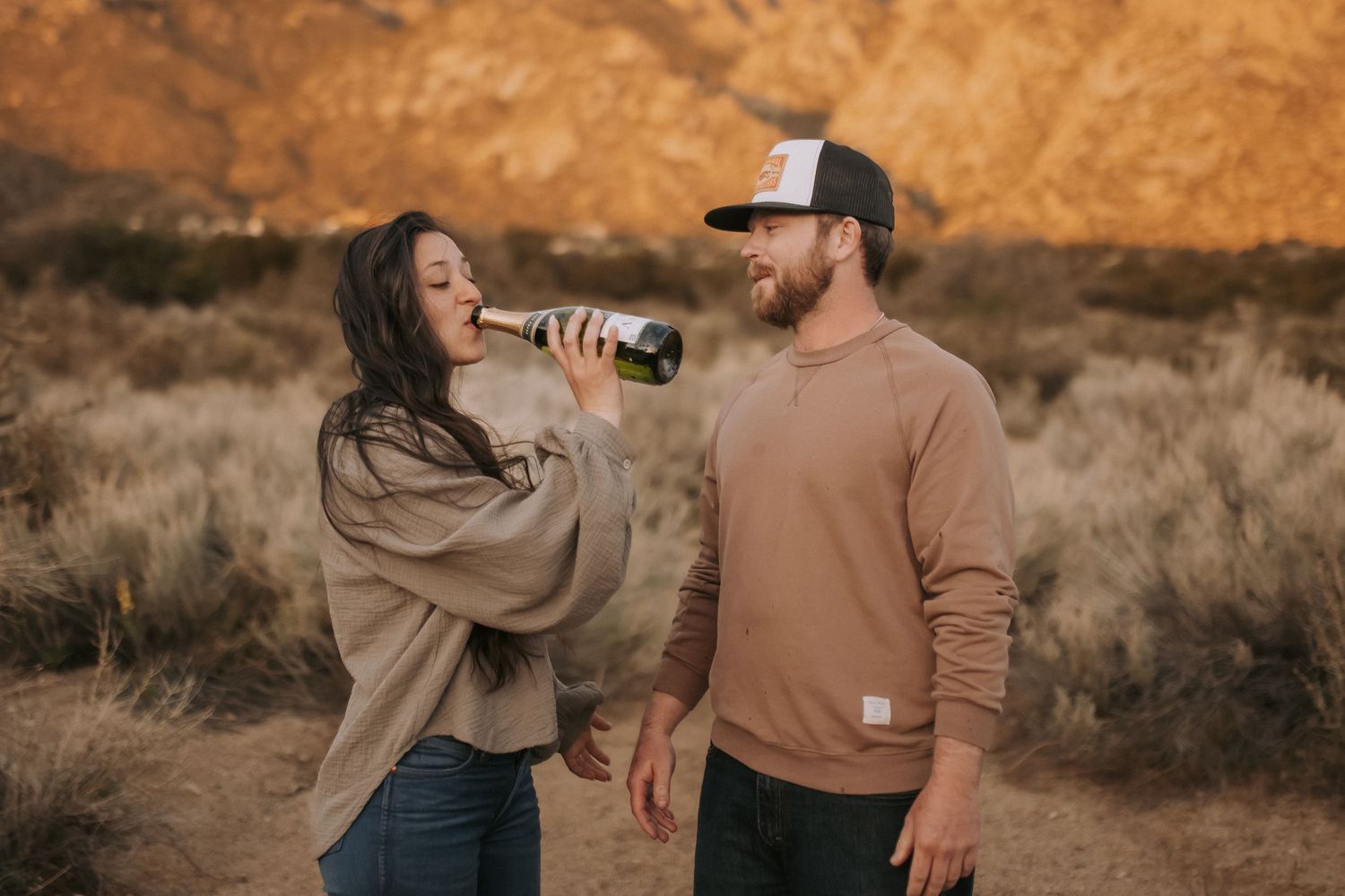 Albuquerque proposal photographer. Engagement photographer near Santa Fe. Couples photo session in the desert. Proposal ideas in New Mexico.