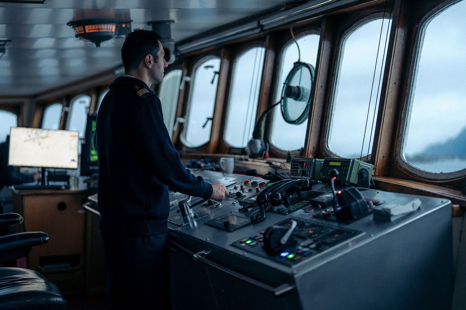 commandant du bateau polarfront en passerelle