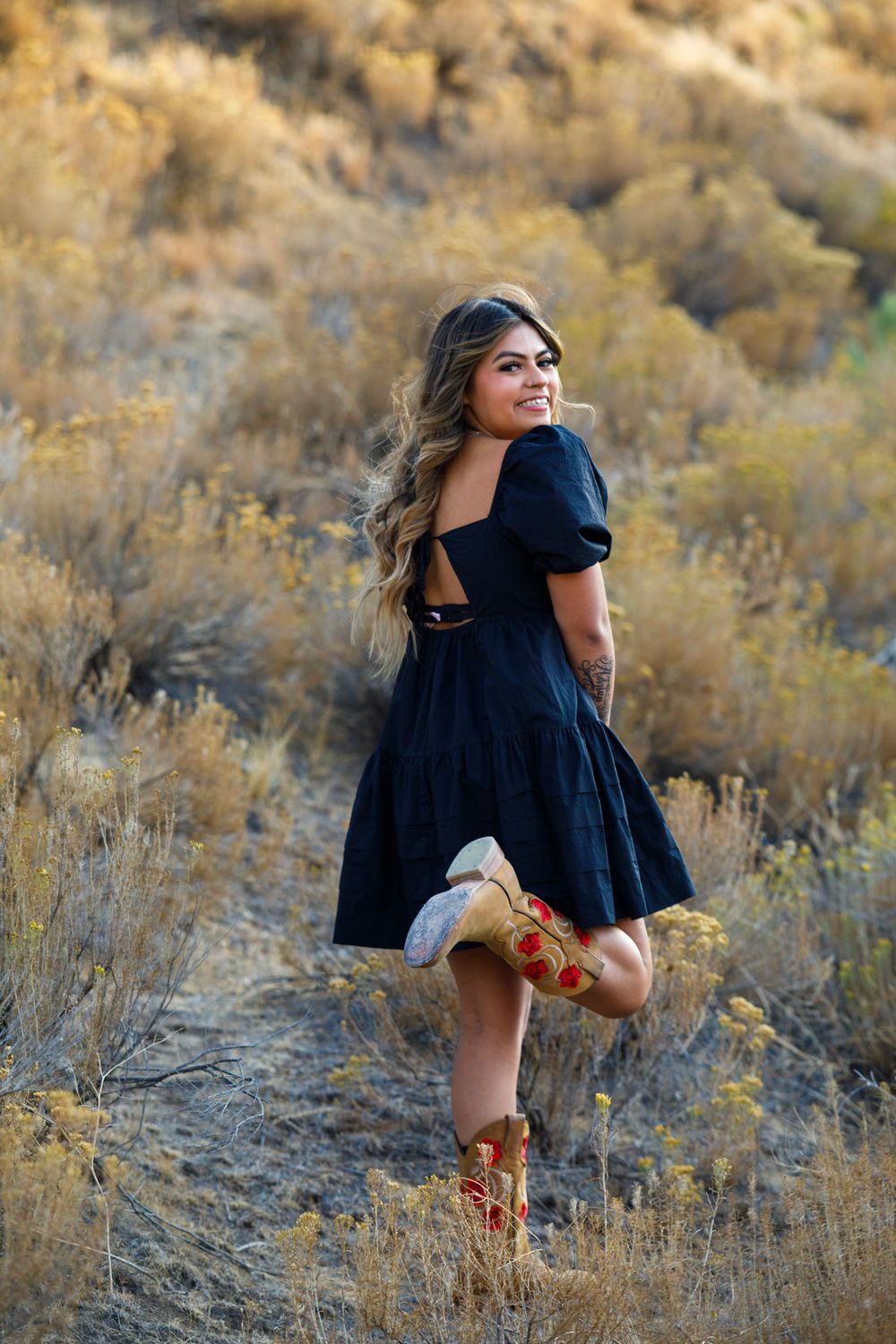 girl senior session, young man, photography, graduation, senior, affordable, outside, natural, nature, classic
