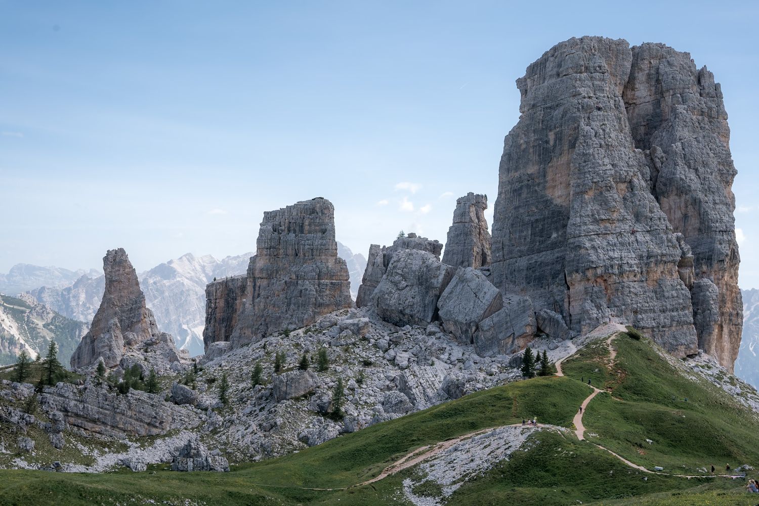 cinque torri dans les dolomites