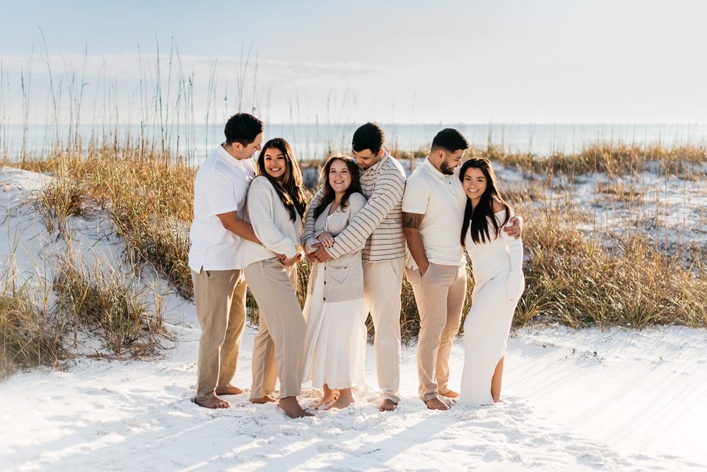 Destin Family photos by MJ photograph. Best Miramar and Fort Walton Beach to visit. Professional photography services in Destin Florida.
