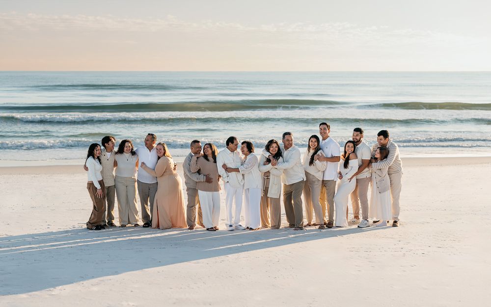 Large Family photos by MJ photograph. Best Miramar and Fort Walton Beach to visit. Professional photography services in Destin Florida.