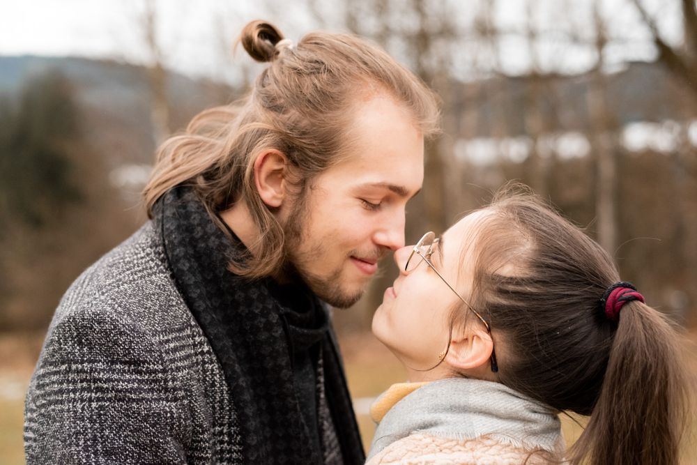 Svatba v Ivančicích – romantický moment nevěsty a ženicha, fotograf Jeseník