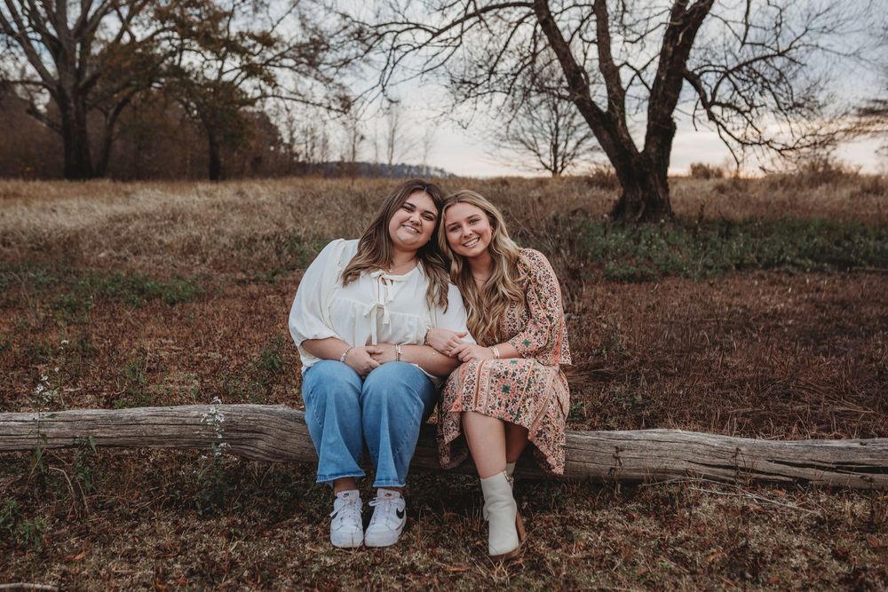 Senior photoshoot in Cullman, Alabama by a North Alabama Photographer. Downtown photoshoot. Field photoshoot in Cullman, Alabama