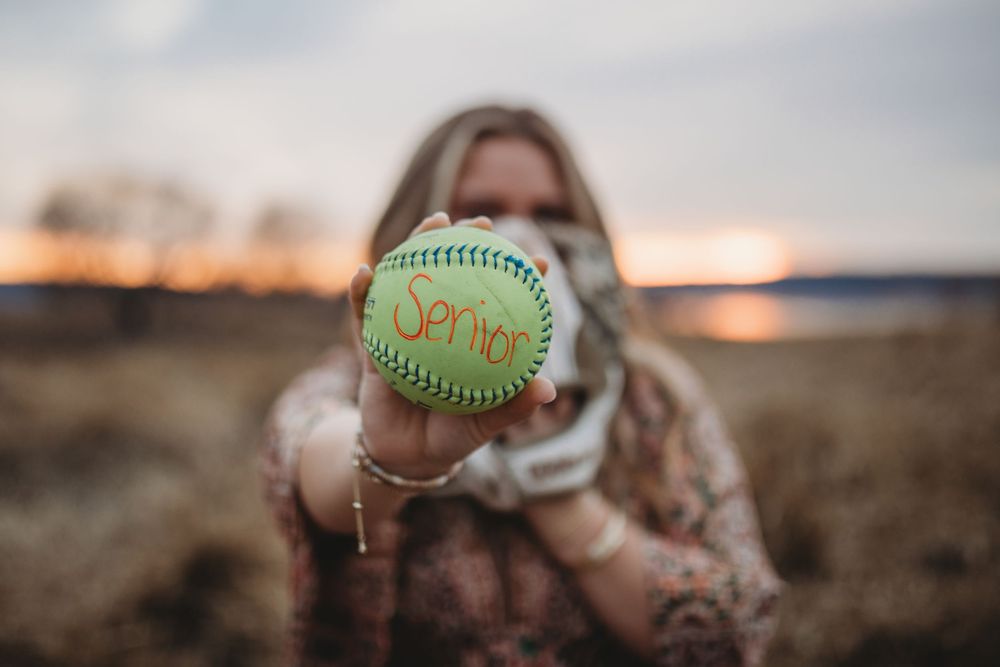 Senior photoshoot in Cullman, Alabama by a North Alabama Photographer. Downtown photoshoot. Field photoshoot in Cullman, Alabama