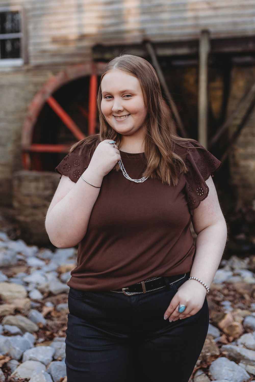 Senior photoshoot in Cullman, Alabama by a North Alabama Photographer. Downtown photoshoot. Field photoshoot in Cullman, Alabama