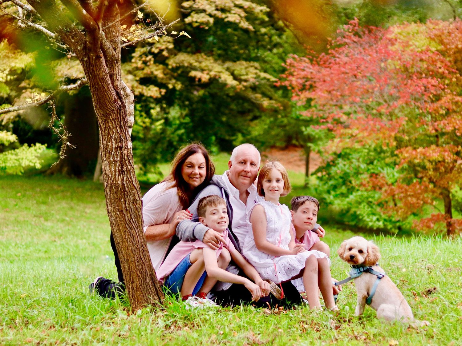 Family Photo Session of Five Children and their DOG. Ideal Photo PRINTS