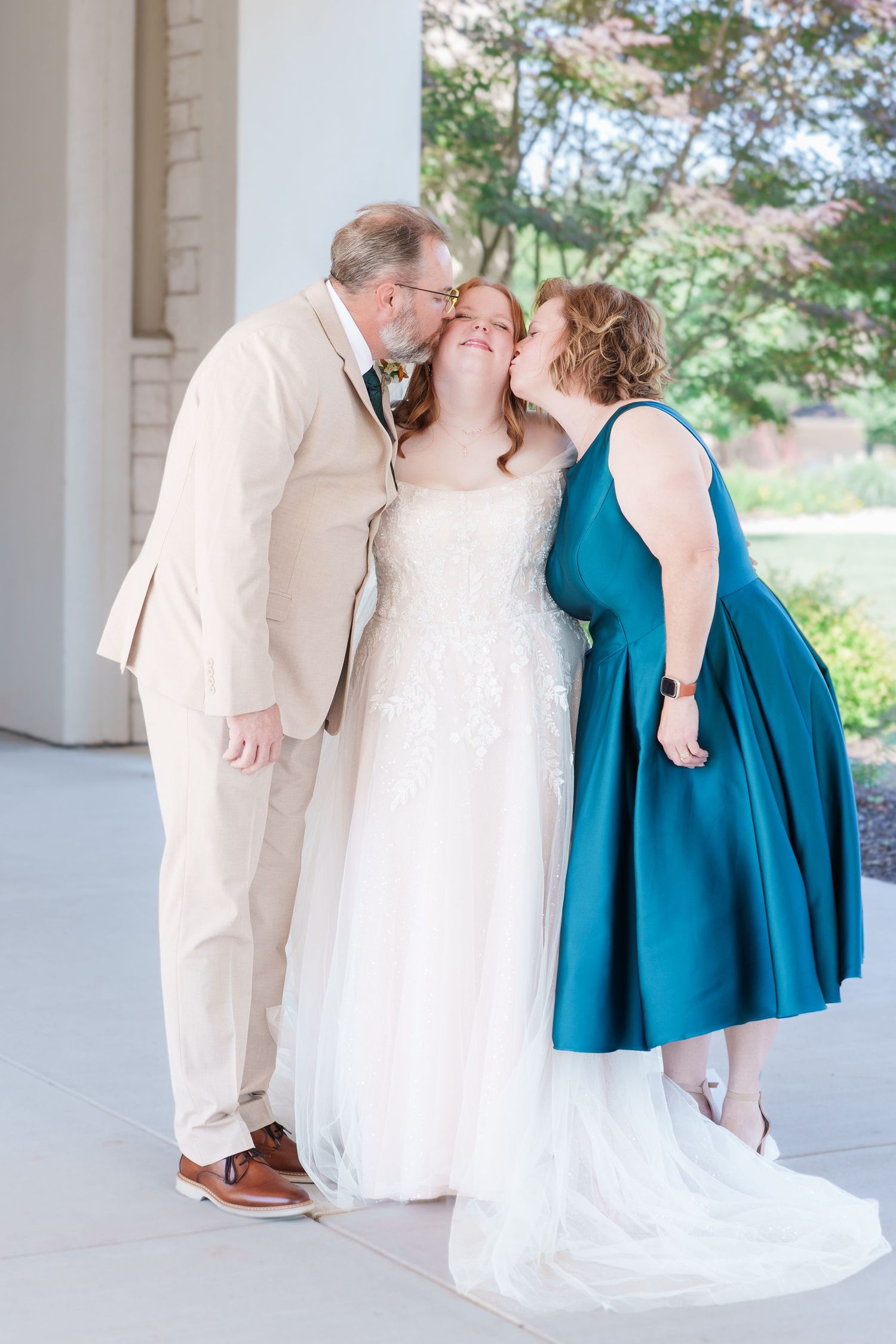 wedding photography Fort Worth Dallas bride groom bridal party poses wedding dress natural airy style Southlake Texas wedding photographer