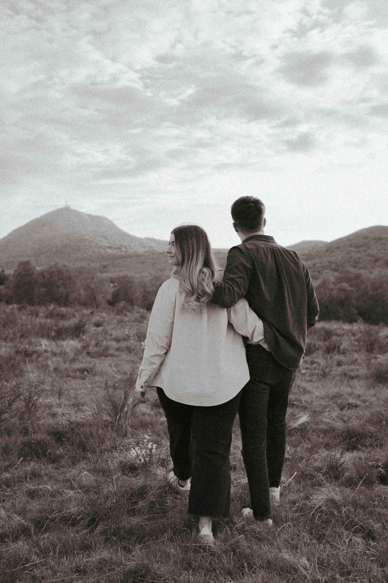 Mariage Intimiste à Pornic au coucher du soleil photographié par une photographe elopement en France