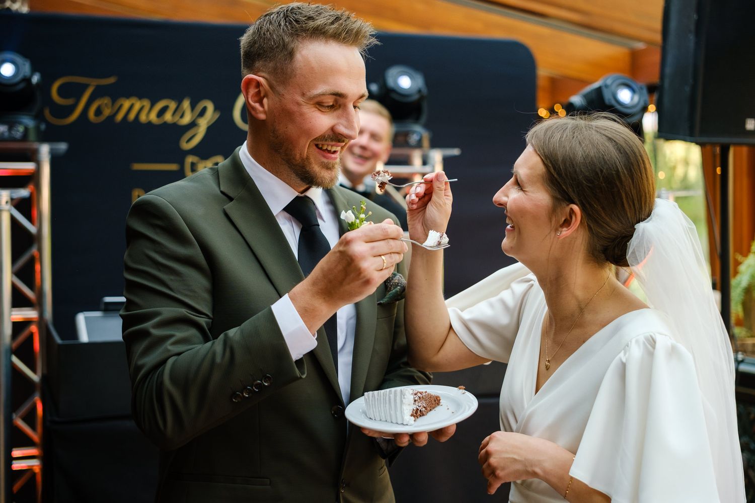 Tort ślubny i para