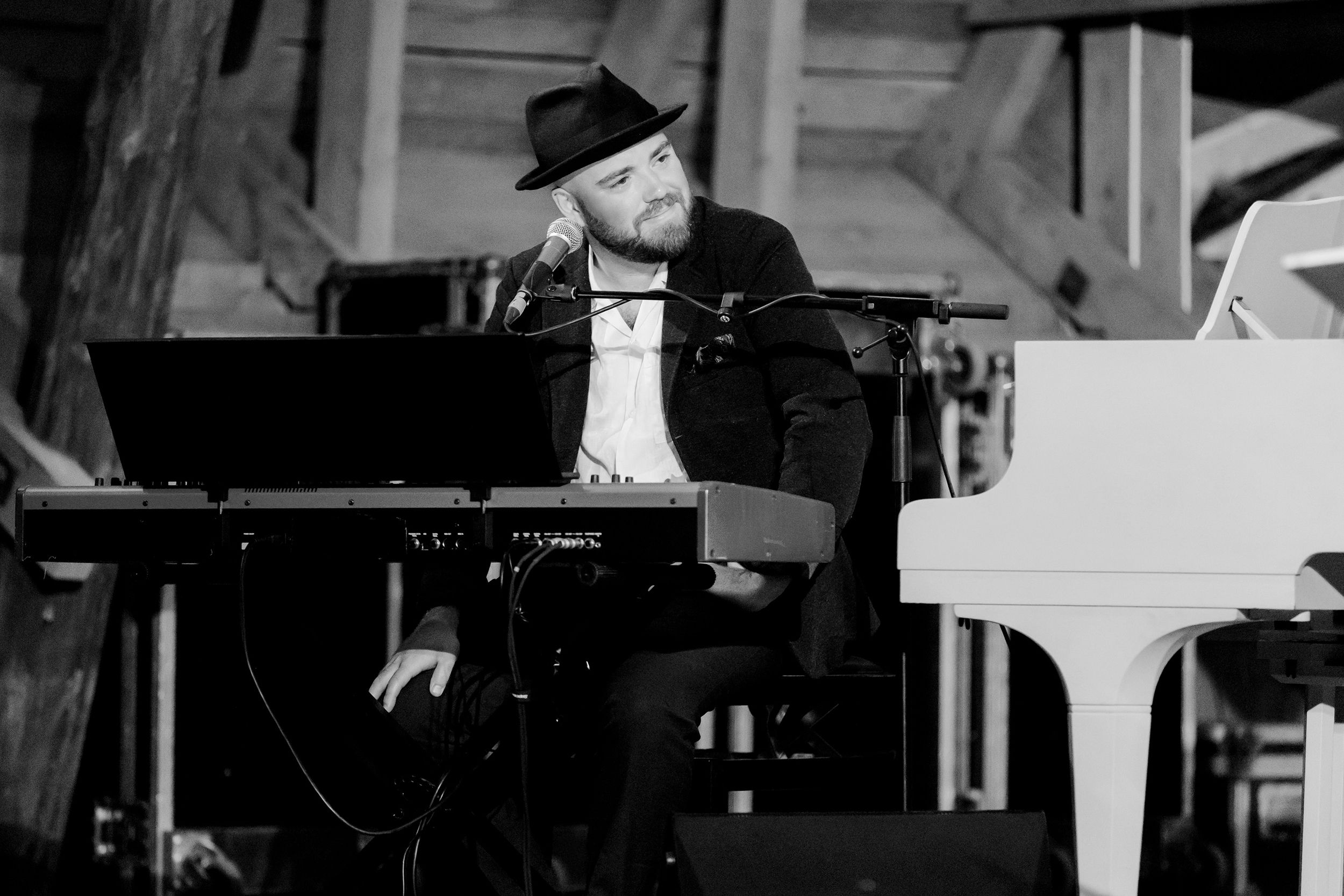Emmi Christenssons konsert på Borgviks Gård tillsammans med  Jonatan Bengtsson. Fotograf Rebecca Nordin.