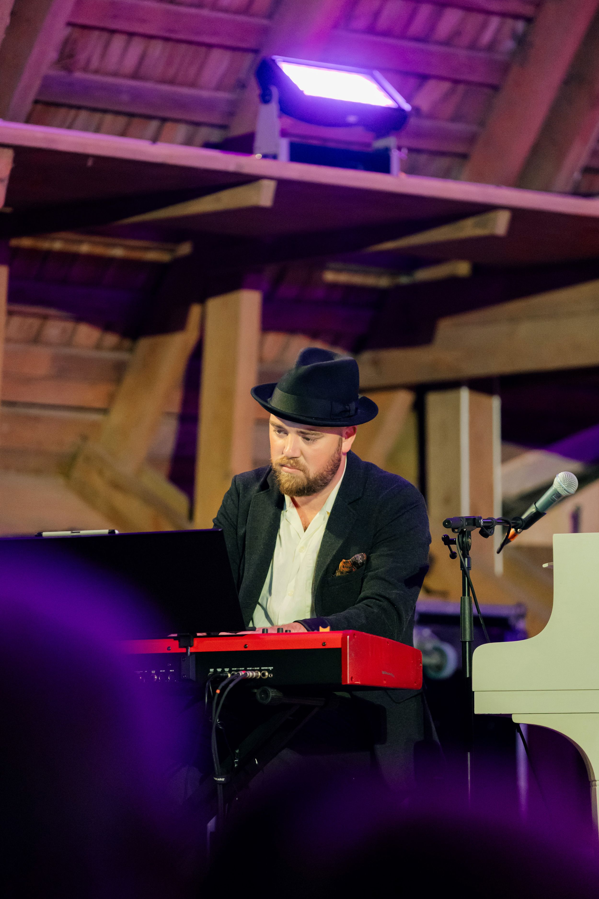 Emmi Christenssons konsert på Borgviks Gård tillsammans med  Jonatan Bengtsson. Fotograf Rebecca Nordin.