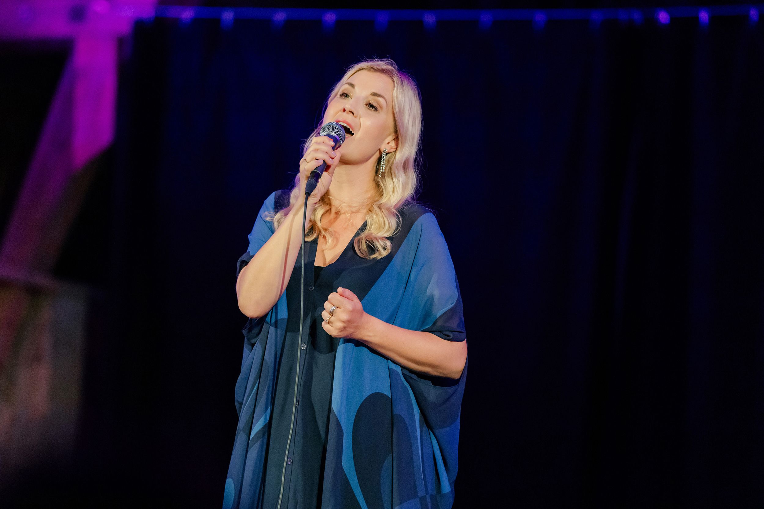 Emmi Christenssons konsert på Borgviks Gård tillsammans med  Jonatan Bengtsson. Fotograf Rebecca Nordin.