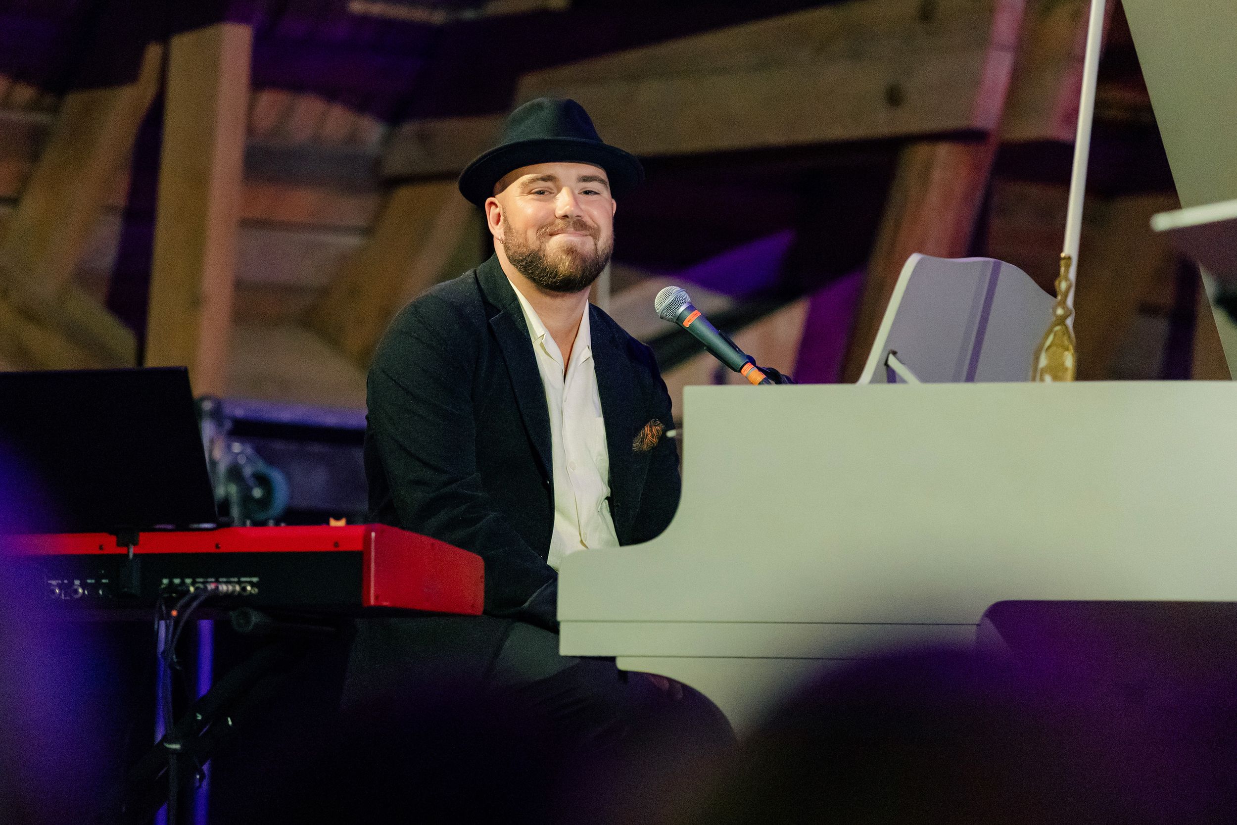 Emmi Christenssons konsert på Borgviks Gård tillsammans med  Jonatan Bengtsson. Fotograf Rebecca Nordin.