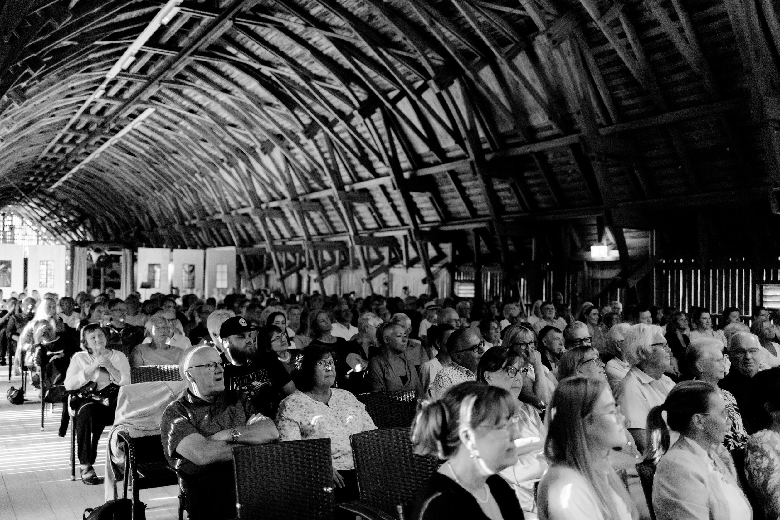Emmi Christenssons konsert på Borgviks Gård tillsammans med  Jonatan Bengtsson. Fotograf Rebecca Nordin.