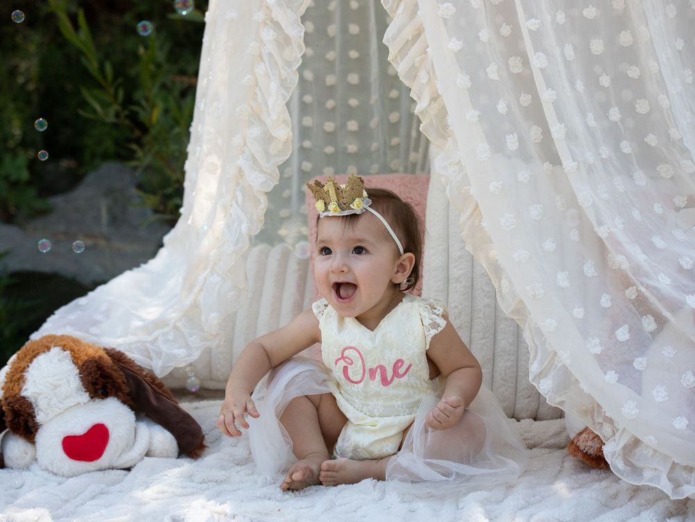 Gunnii Sack Photography, Mokelumne Hill CA, Family Photos, Creek Photoshoot