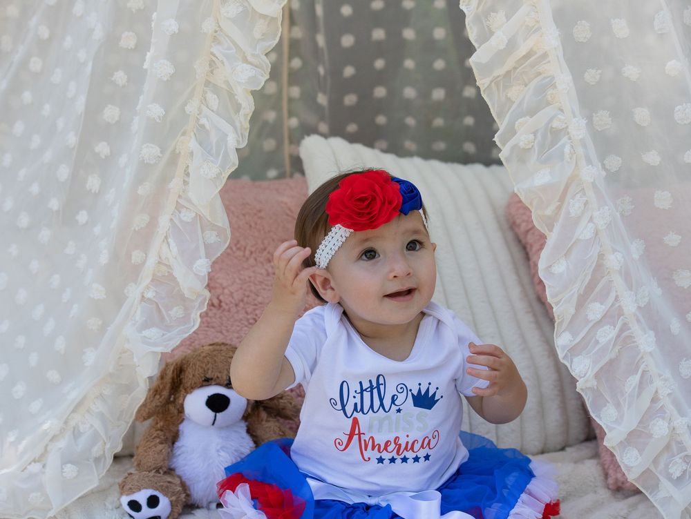 Gunnii Sack Photography, Mokelumne Hill CA, Family Photos, Creek Photoshoot
