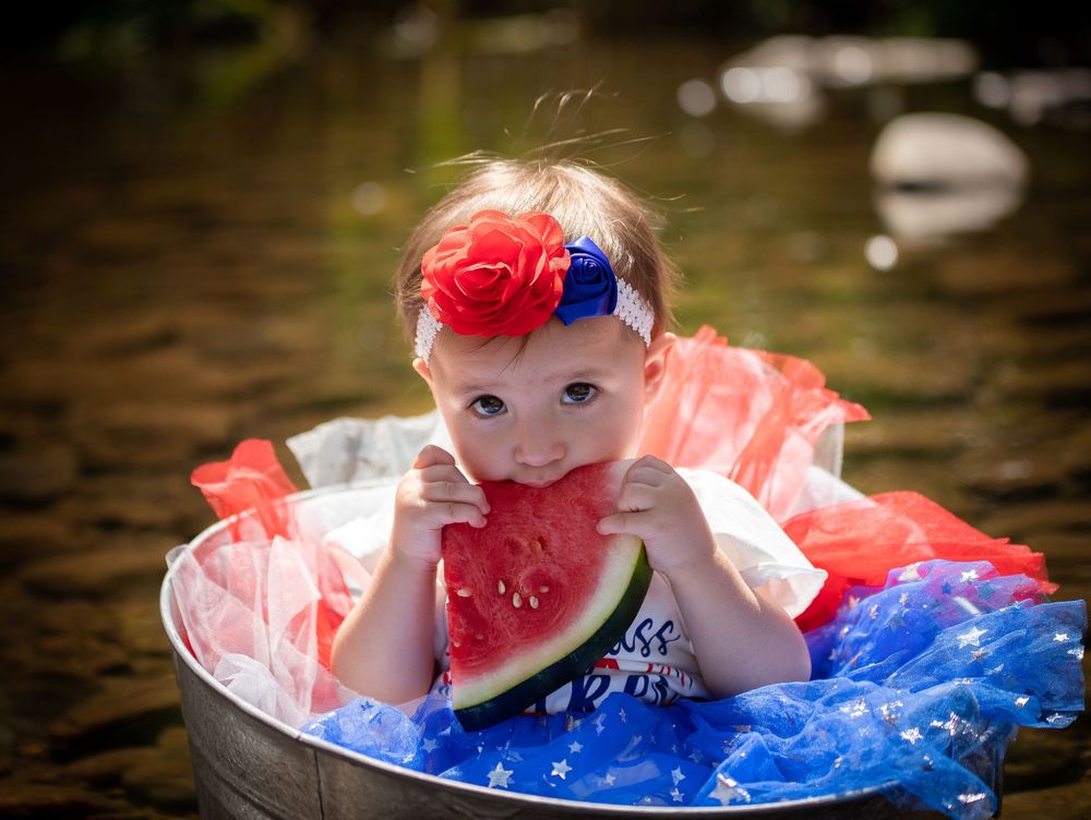 Gunnii Sack Photography, Mokelumne Hill CA, Family Photos, Creek Photoshoot