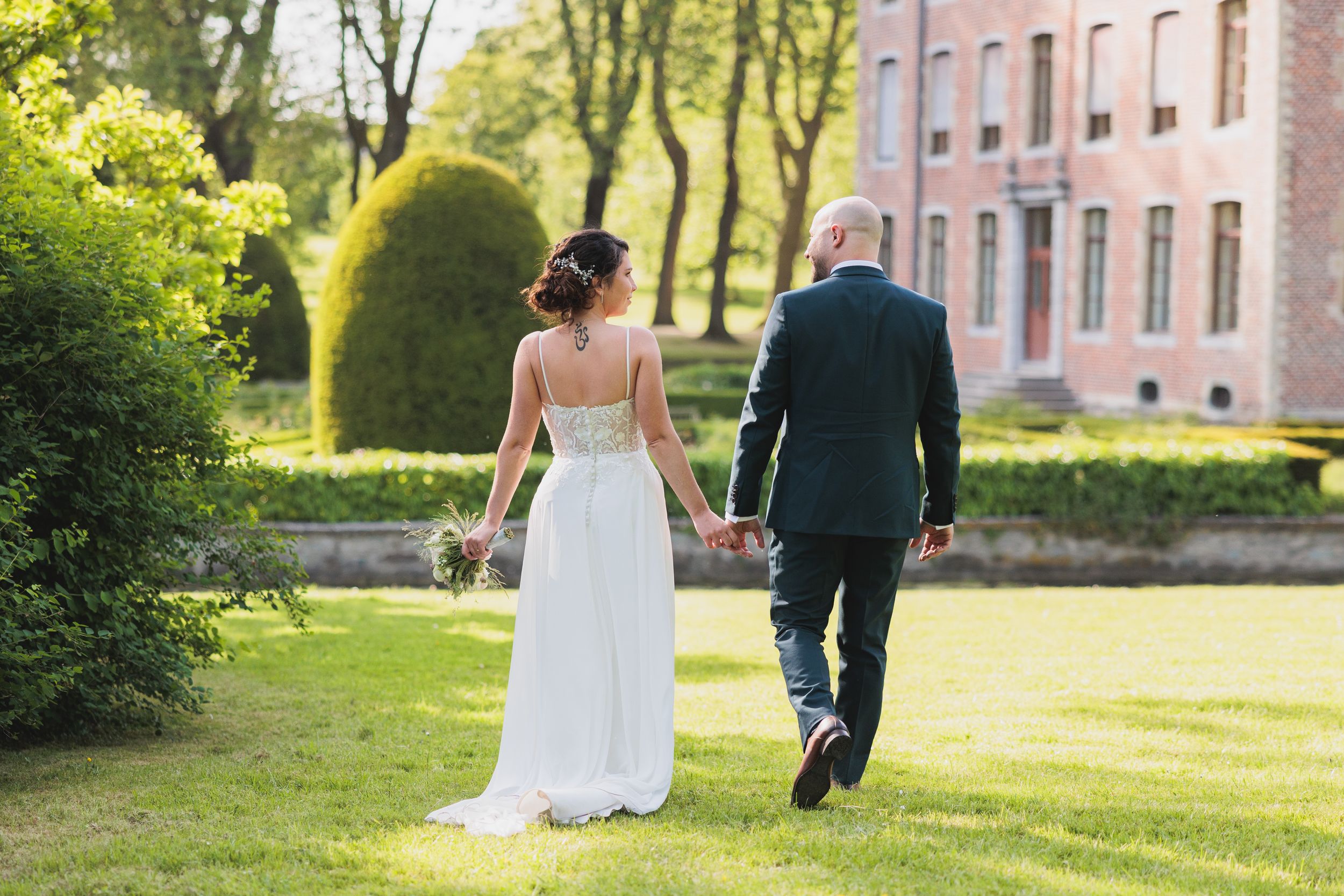 Jas Macca Photographe de mariage lumineux et moderne  Belgique Namur Luxembourg Jeune couple trentenaires session couple Couleurs pastelles