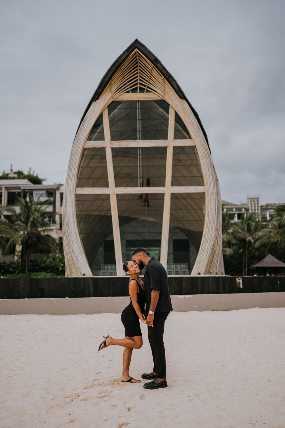Bali couple photography services at The Apurva Kempinski