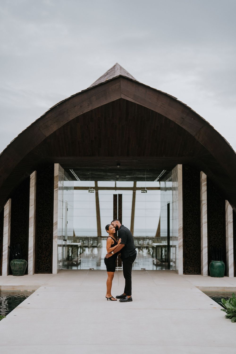 Bali couple photography services at The Apurva Kempinski