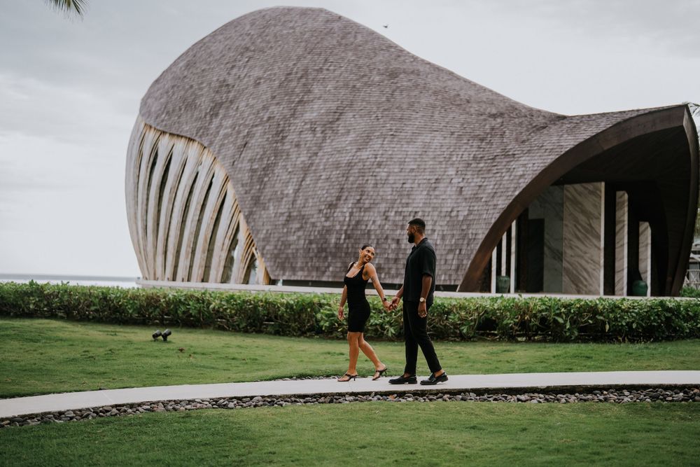 Bali couple photography services at The Apurva Kempinski