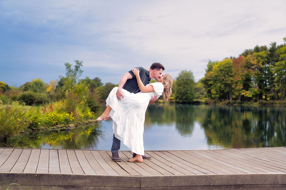 Best engagement locations for couples in Cincinnati. Couple dip kissing at Historic White Oak Farm: Cincinnati Wedding Photographer