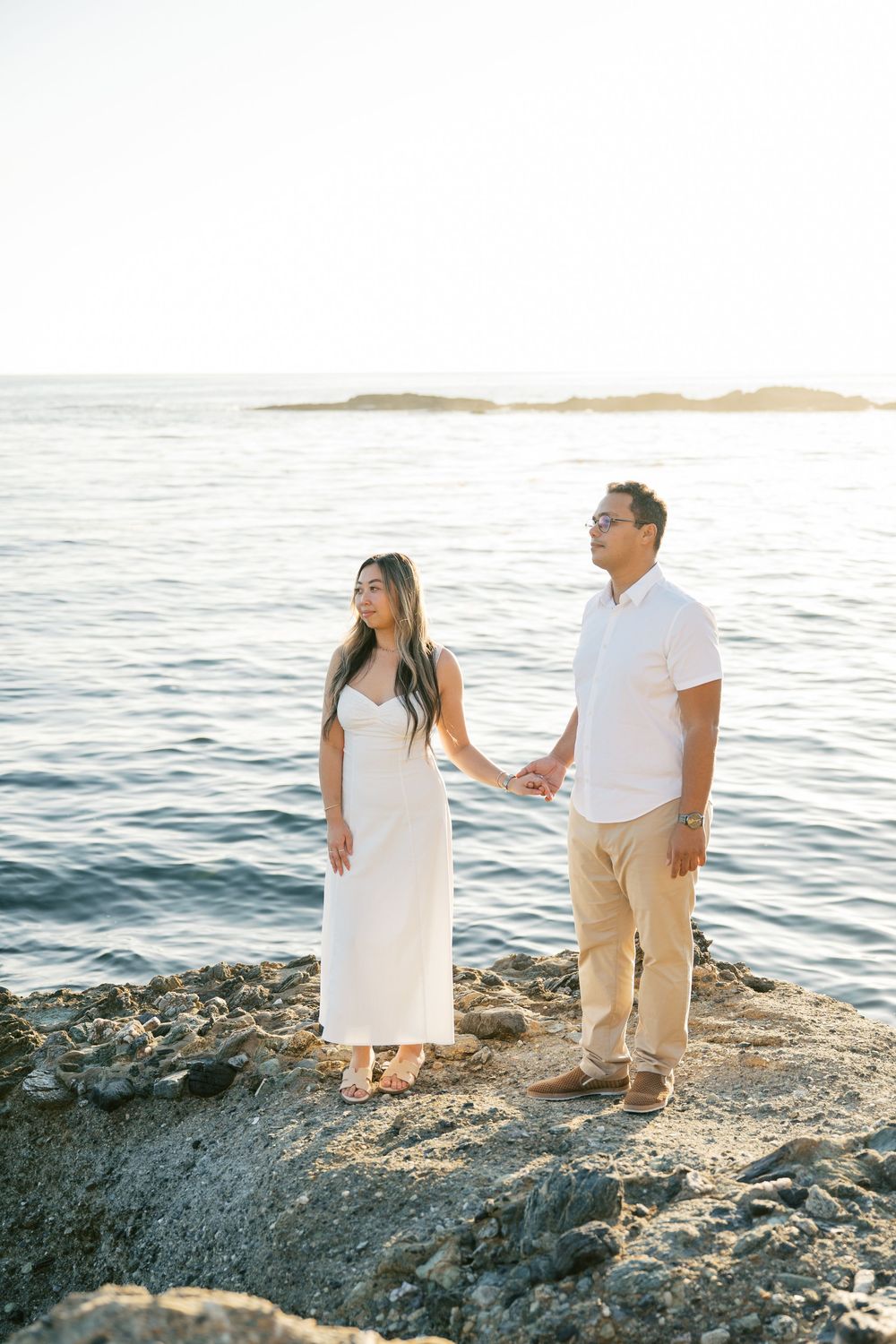 What to Wear for Engagement Photos: Beach & Urban Outfit Guide - Los  Angeles Wedding Photographer | Bright & Airy Photography