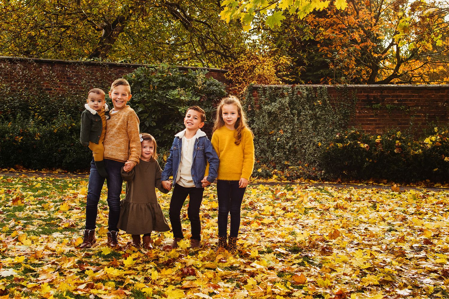 outdoor family photoshoot by kara jade photography
